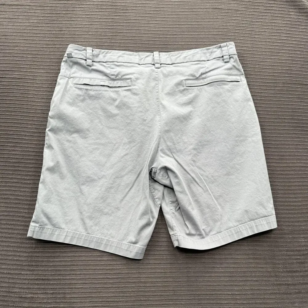 Lululemon Shorts Mens 34 Gray Chino Golf‎ Athletic Lightweight Casual Summer